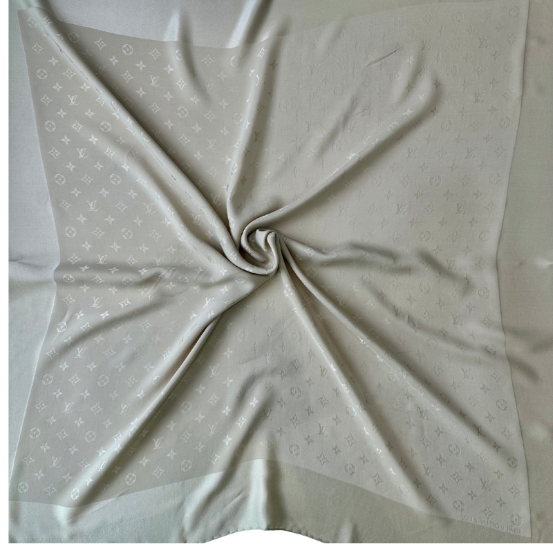 1 Louis Vuitton (beige) - Image 1